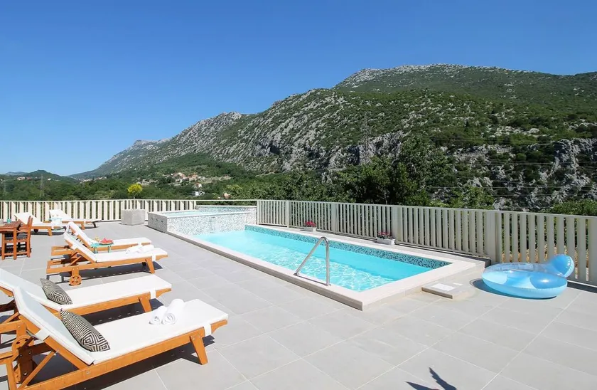 Family-friendly nice villa with private pool, terrace & sauna | Mountain view - Image 1