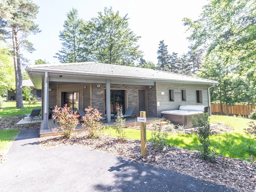 Cottage with BBQ - Image 1