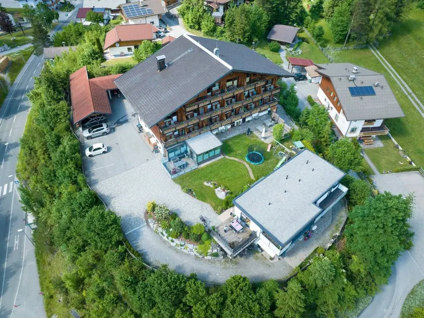 Apartamento apropiado para familias con jardín y sauna | Vista panorámica | Esquí cercano - Image 1