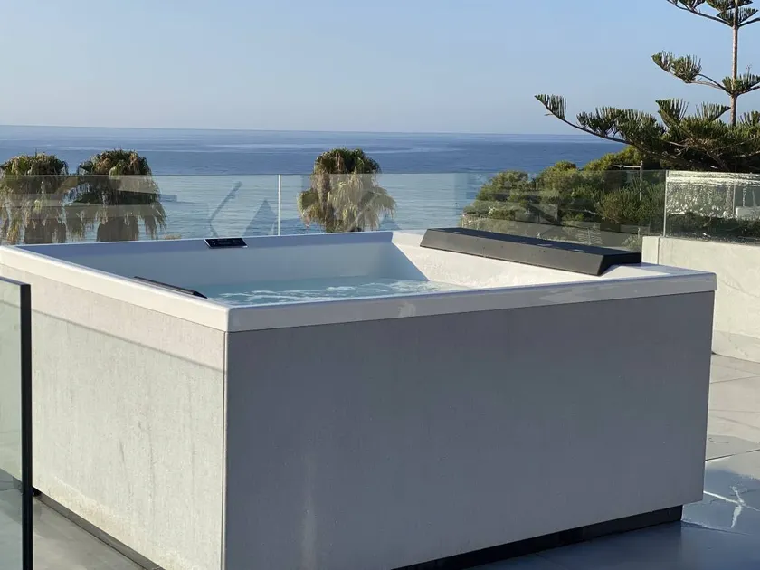 Fully equipped flat with terrace, hot tub & BBQ | Next to the beach - Image 1