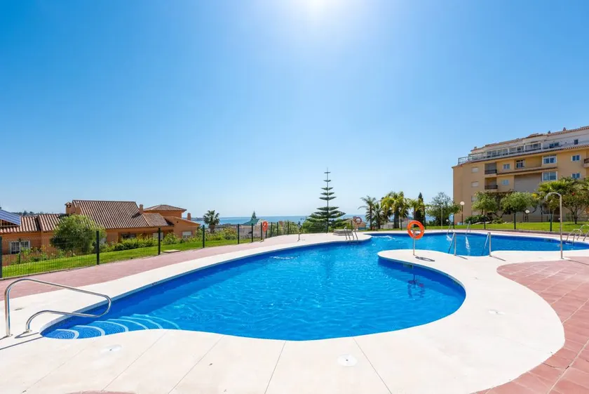 Fully equipped flat with terrace, garden & pool | Sea view - Image 1
