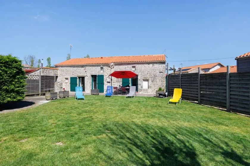 Cottage with garden, terrace & BBQ | Garden view - Image 1