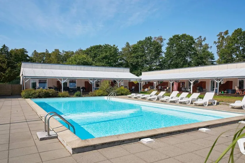 Wonderful holiday home with garden, sauna & pool | Close to the beach - Image 1