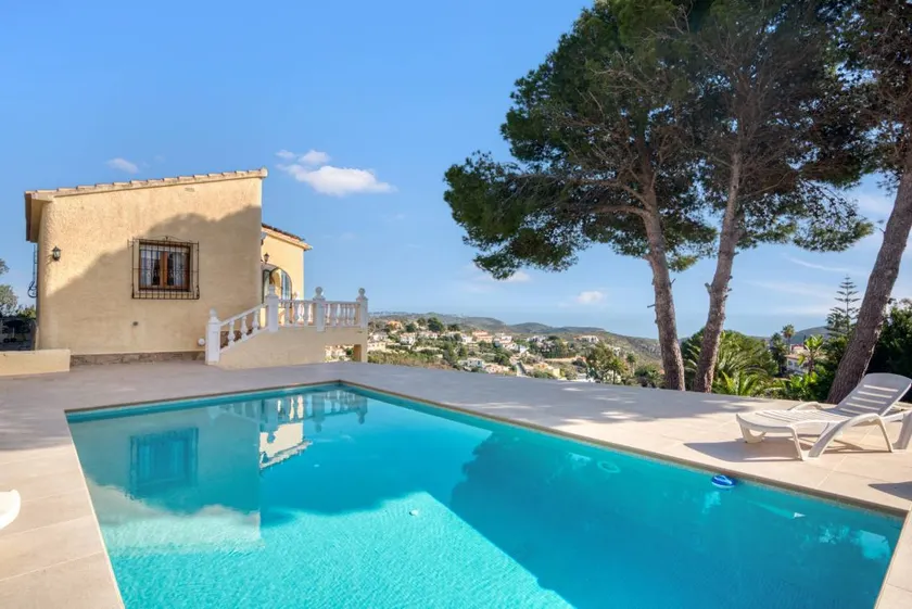 Fully equipped villa with terrace, private pool & barbeque | Sea view | Suitable for remote work - Image 1
