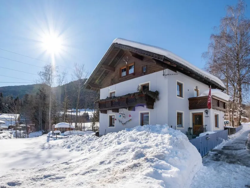 Fully equipped pleasant holiday apartment with barbecue & garden - Image 1