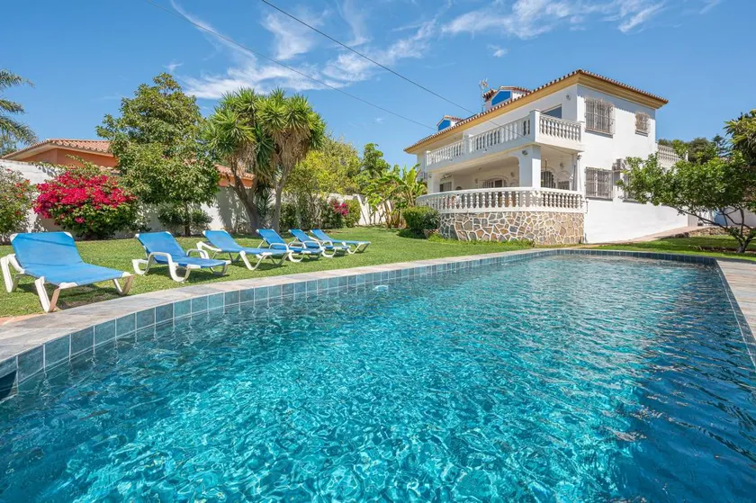 Villa with heated pool, terrace & garden | Garden view | Good for workation - Image 1