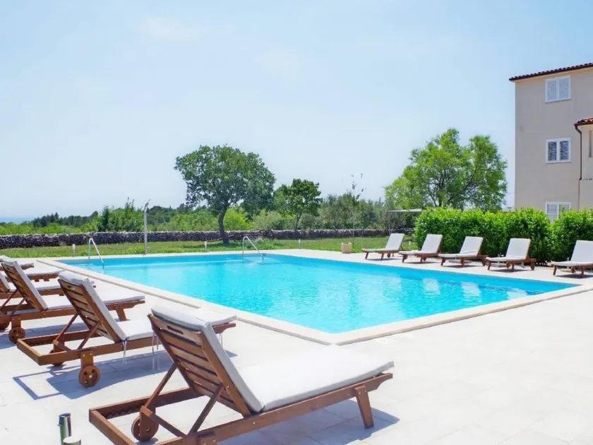 Holiday apartment with pool, terrace & barbecue - Image 1