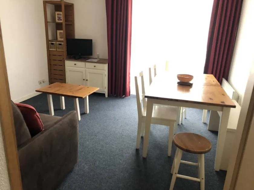 30m from ski slopes, 3rd floor, view ski slopes, balcony, tv, 29m², Gourette - Image 1