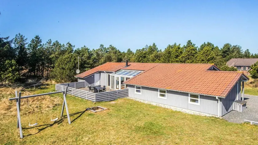 House with sauna, terrace & hot tub - Image 1