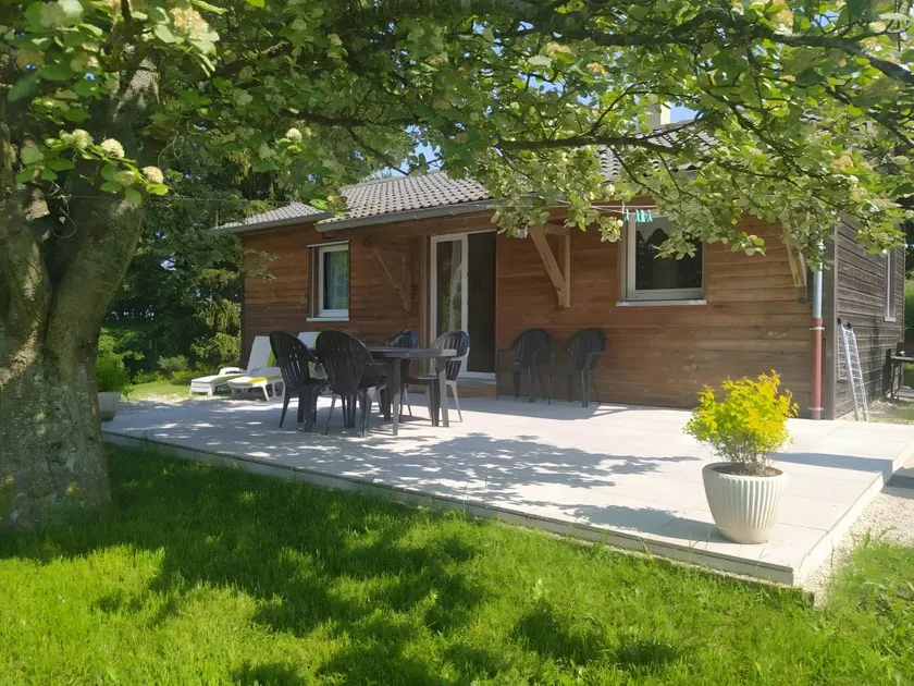 Chalet con barbecue, giardino e terrazza | Vista sul giardino - Image 1