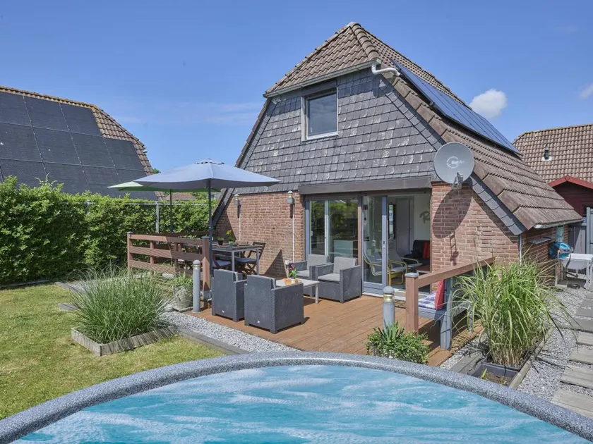 Cozy Cottage in Herkingen with hottub in the garden. - Image 1