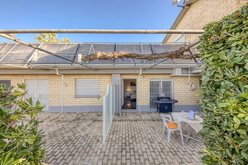 Appartement avec piscine, terrasse et jardin | Vue plage - Image 1