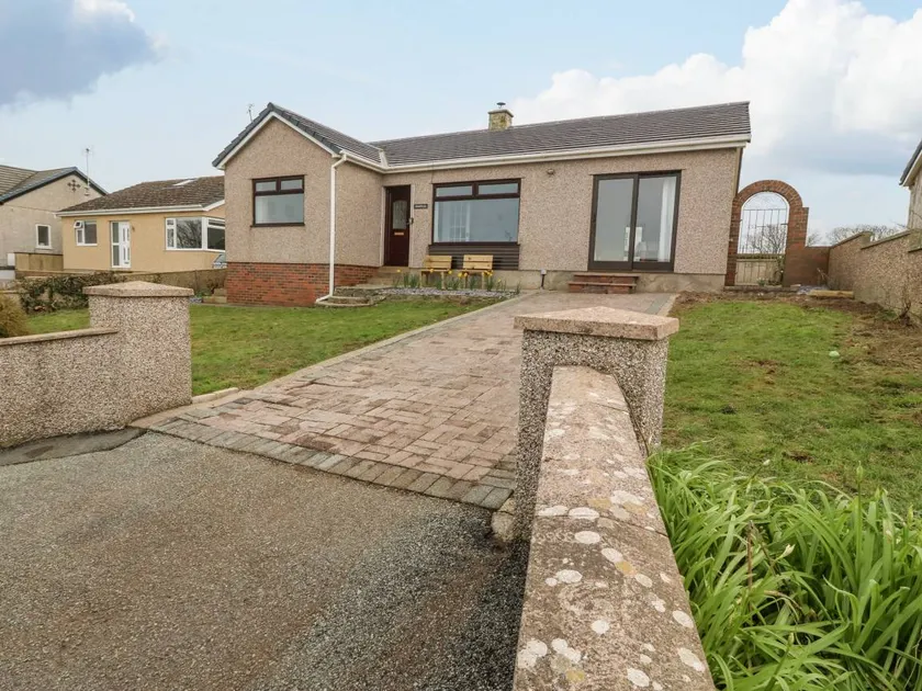 Cottage with garden | Beach view - Image 1