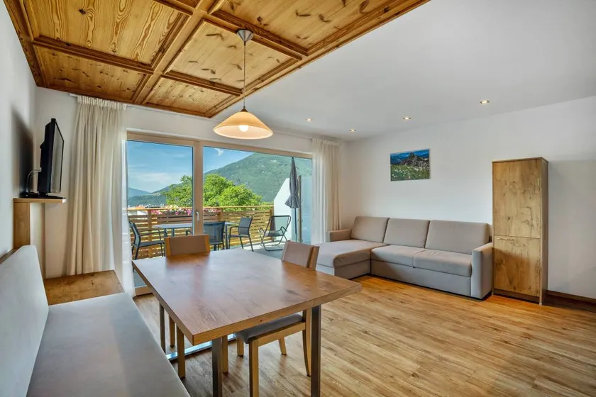 Holiday Apartment 'Edelweiß' with Mountain View, Shared Garden and Wi-Fi - Image 1
