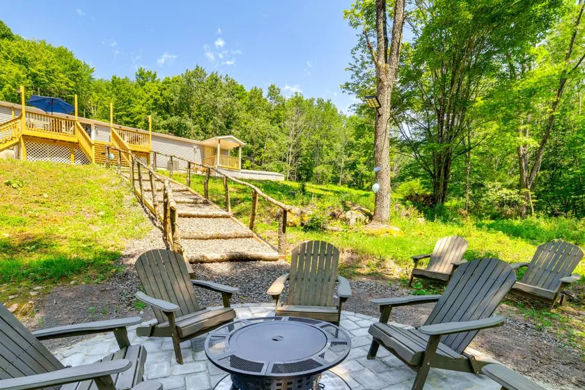 Cozy Decks & Game Room: Winter Escape in Unadilla - Image 1