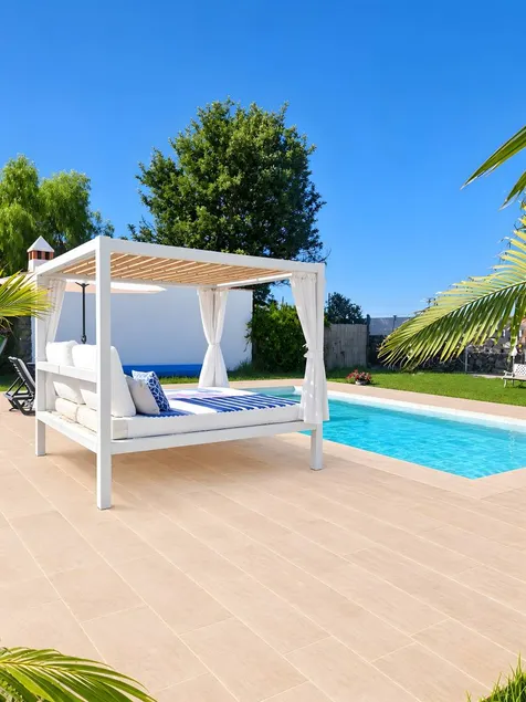 House with garden, private pool & BBQ | Mountain view - Image 1