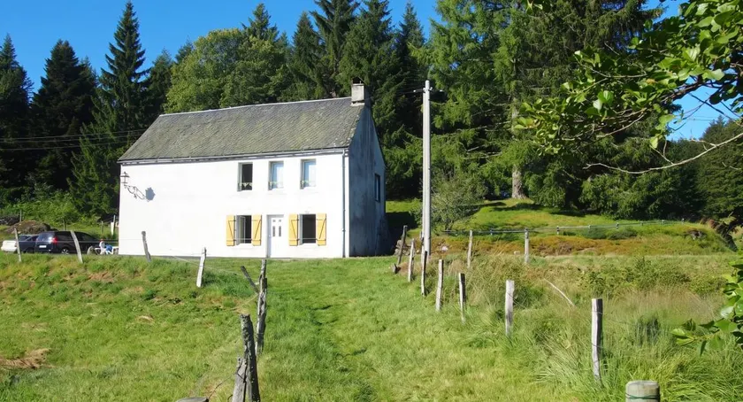 Merveilleuse maison avec barbecue et terrasse | Vue montagne - Image 1