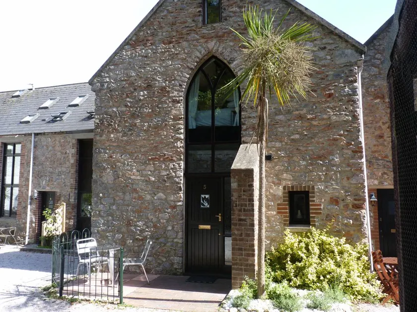 Children-friendly beautiful cottage with garden | Dogs allowed - Image 1