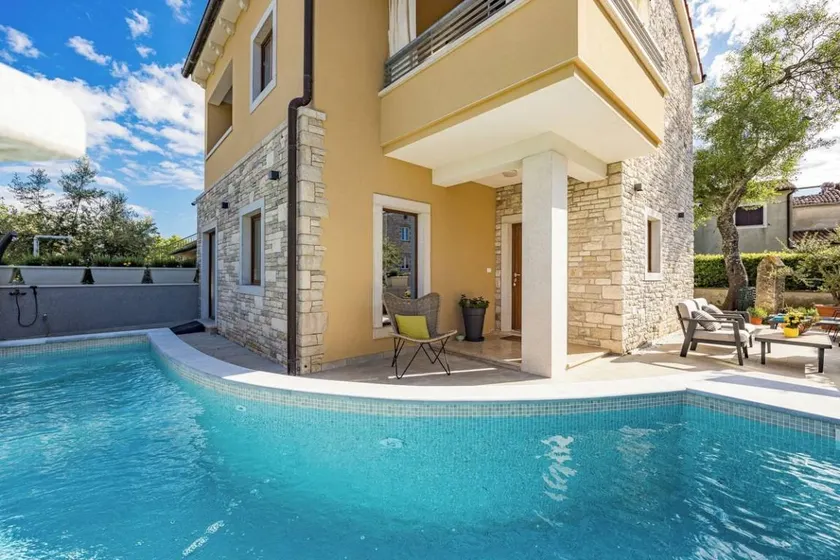 Child-friendly villa with garden, fast internet & barbeque | Dogs allowed - Image 1
