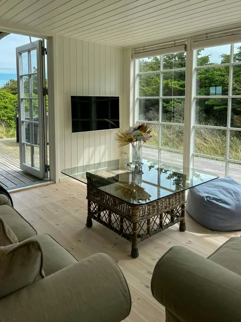Holiday home with garden, terrace & barbecue - Image 1