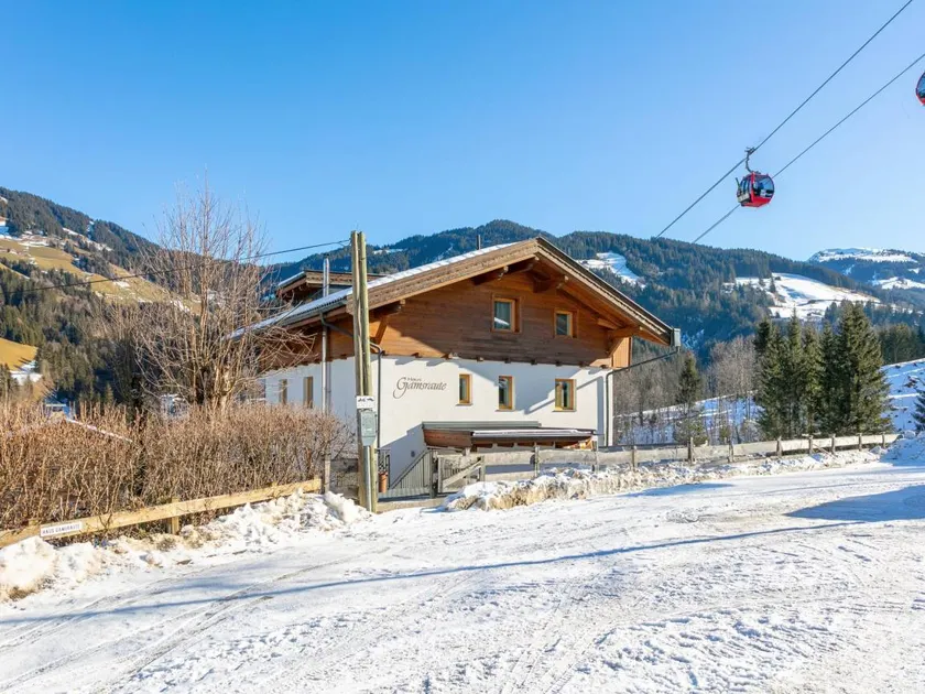 Charming holiday apartment | Next to the ski | Pets are welcome - Image 1
