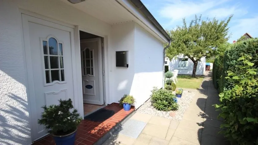 Charmante maison de vacances entièrement équipée avec terrasse | À côté de la plage | Avec animaux autorisés - Image 1