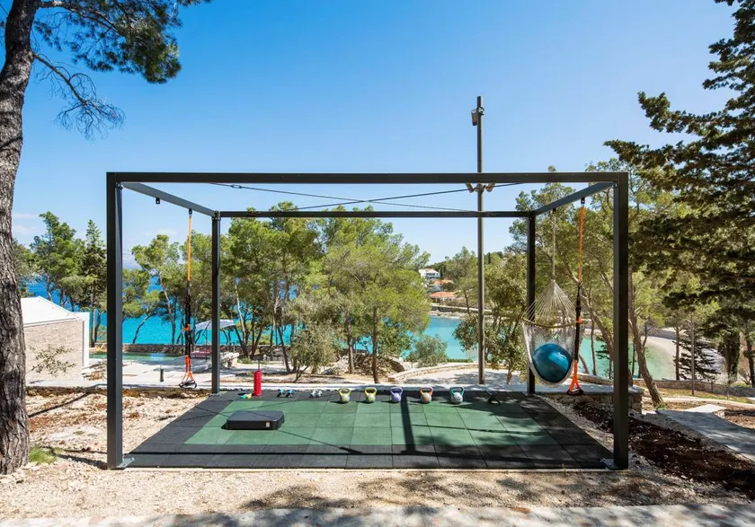 Children-friendly villa with private pool & garden | Mountain view | Close to the beach - Image 1
