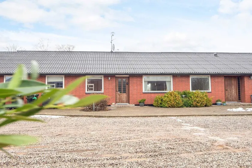 Fully equipped holiday home with garden, pool & barbeque | Pets are welcome - Image 1