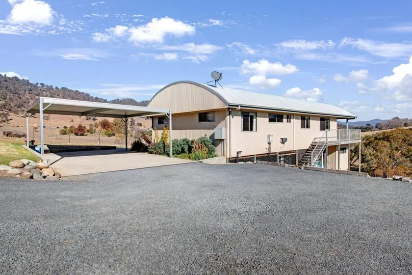 Cozy Cottage Retreat in the Lush Goobarragandra Valley, Tumut, New South Wales - Image 1