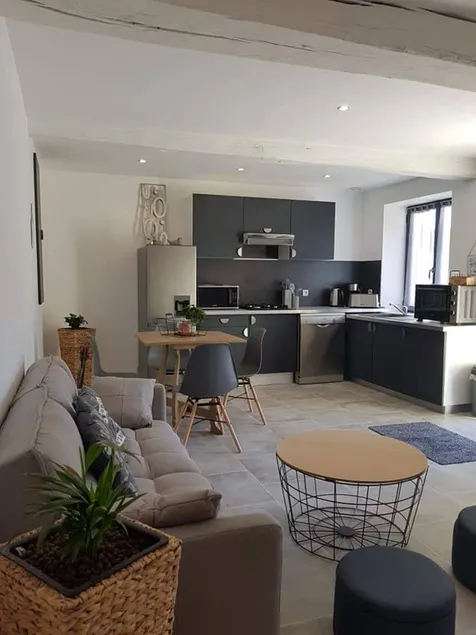 Holiday apartment with terrace, garden & barbecue | Garden view - Image 1