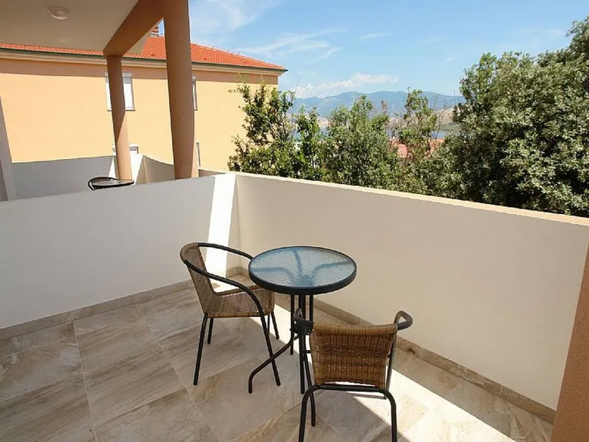 Holiday home with garden | Water view - Image 1