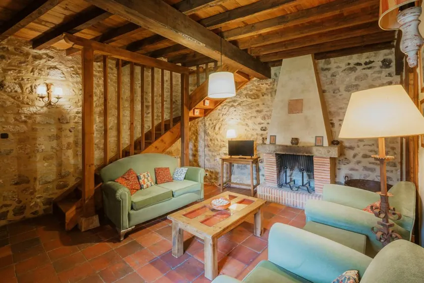 House with garden | Mountain view - Image 1