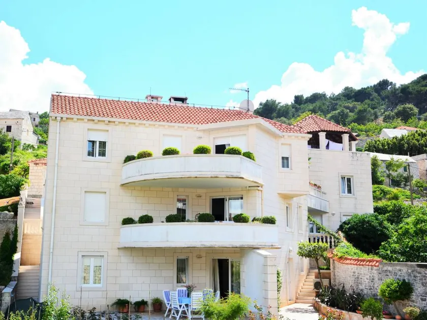 Appartement avec jardin et terrasse - Image 1