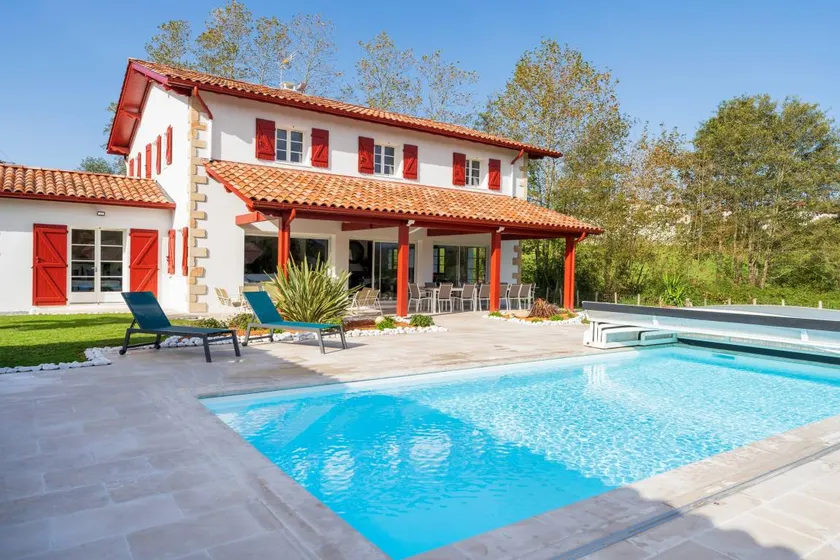Villa adatta alle famiglie con griglia, terrazza e piscina | Vista sulla montagna | Adatta per il telelavoro - Image 1