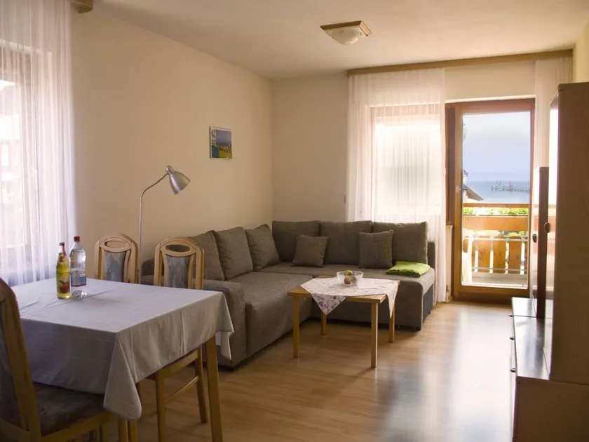 Apartment 'B 07' with Lake View, Shared Garden and Wi-Fi - Image 1
