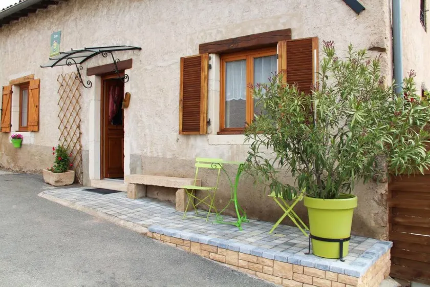 Gîte avec barbecue et terrasse - Image 1
