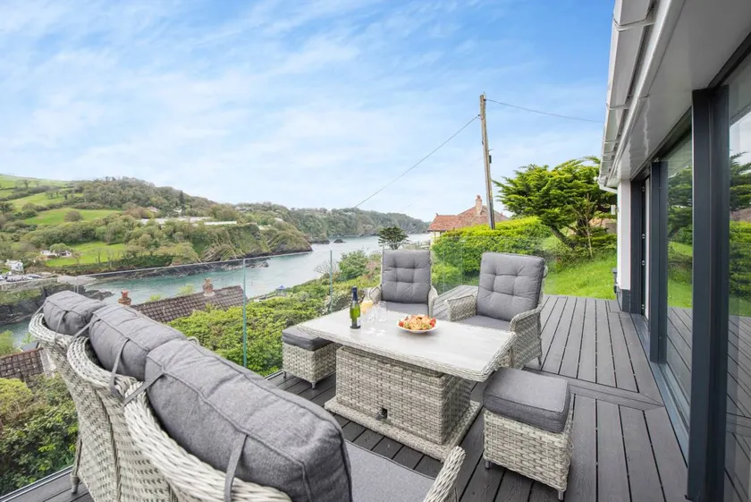 Children-friendly beautiful cottage with garden & hot tub | Beach view | Beach nearby | Pet-friendly - Image 1