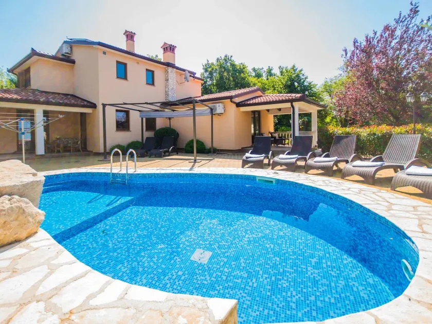 Letting with terrace, pool & garden | Pool view - Image 1
