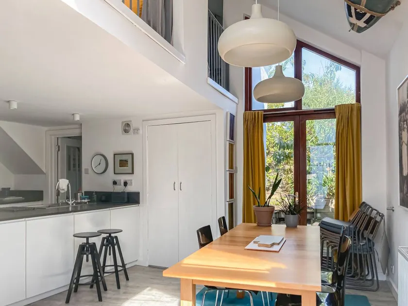 Family-friendly pleasant cottage with garden | River view | Beach nearby - Image 1