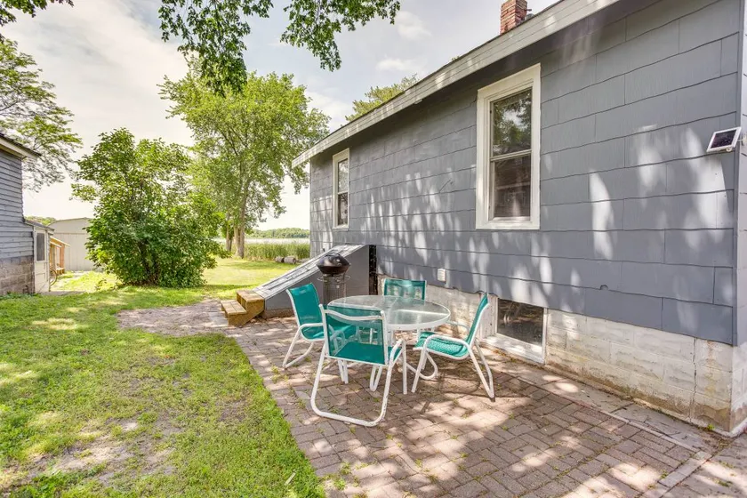 Lakefront Mound Getaway: Near Snowmobiling Trails! - Image 1