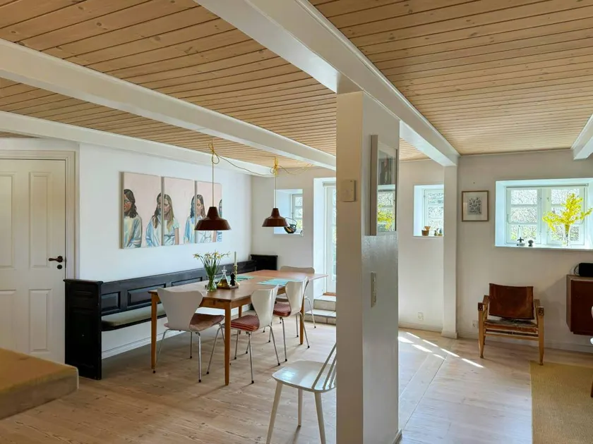 Historic thatched house from 1750 in Husby - Image 1