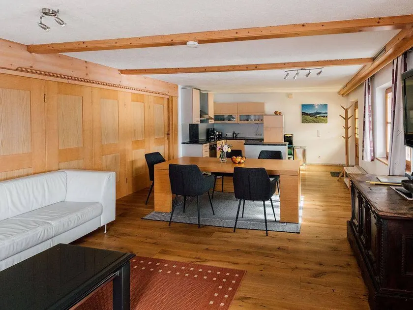 Flat with terrace, garden & heated pool | Lake view - Image 1