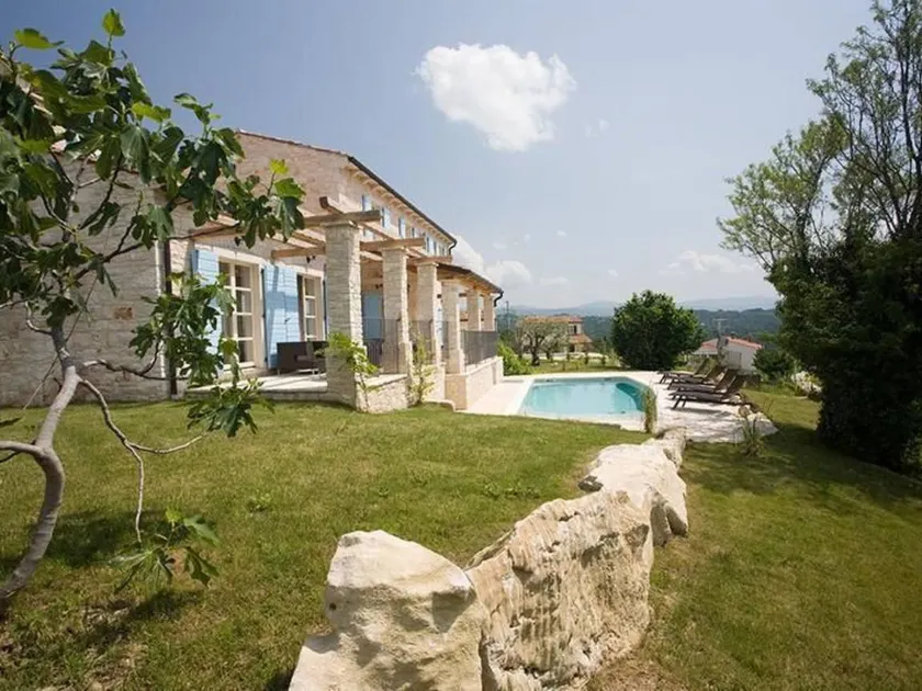 Holiday home with private pool, terrace & BBQ - Image 1