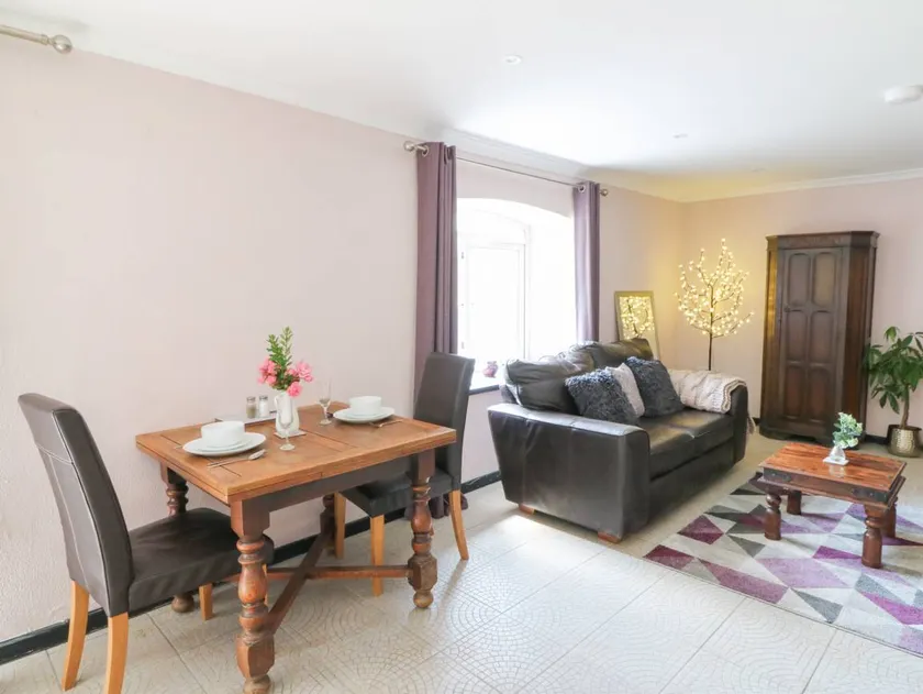 Butlers Cottage - Image 1