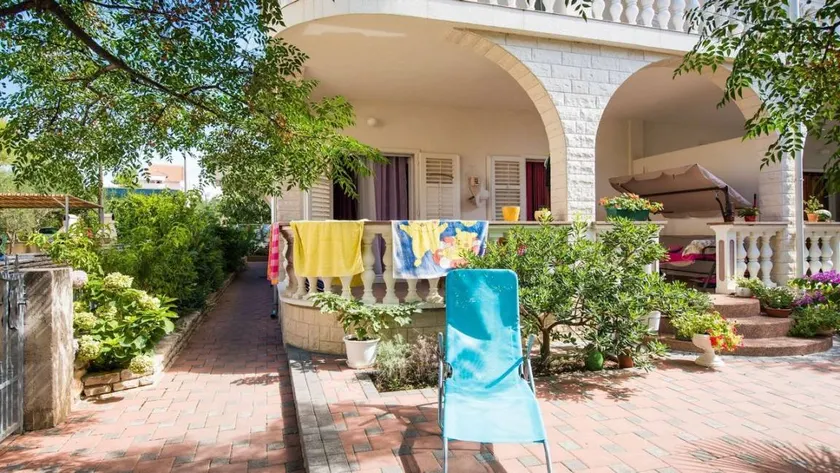 Charming flat with garden & barbeque | Sea view - Image 1