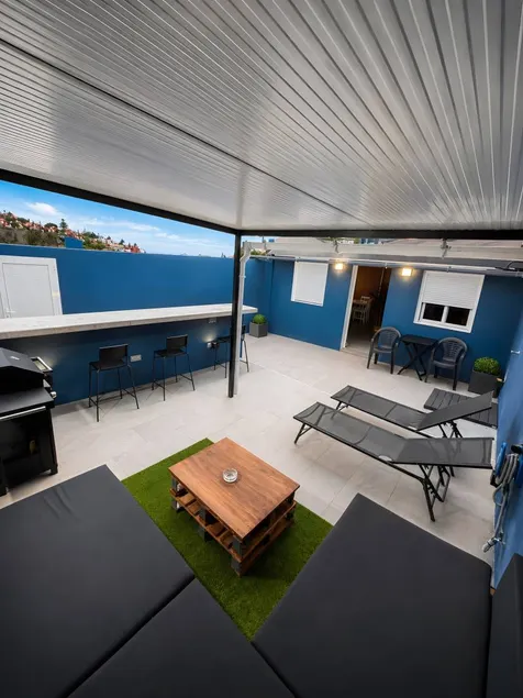 Ferienhaus 'Magma' mit privater Terrasse, privatem Garten und Wi-Fi - Image 1
