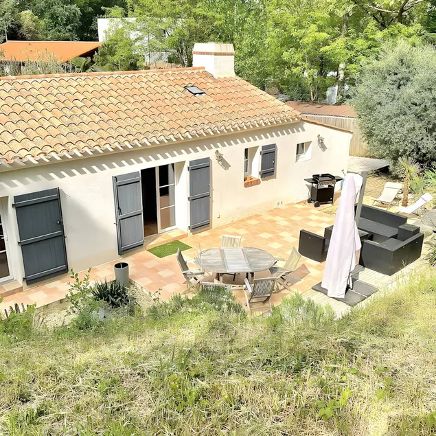Fully equipped house with garden, terrace & barbecue | Garden view - Image 1