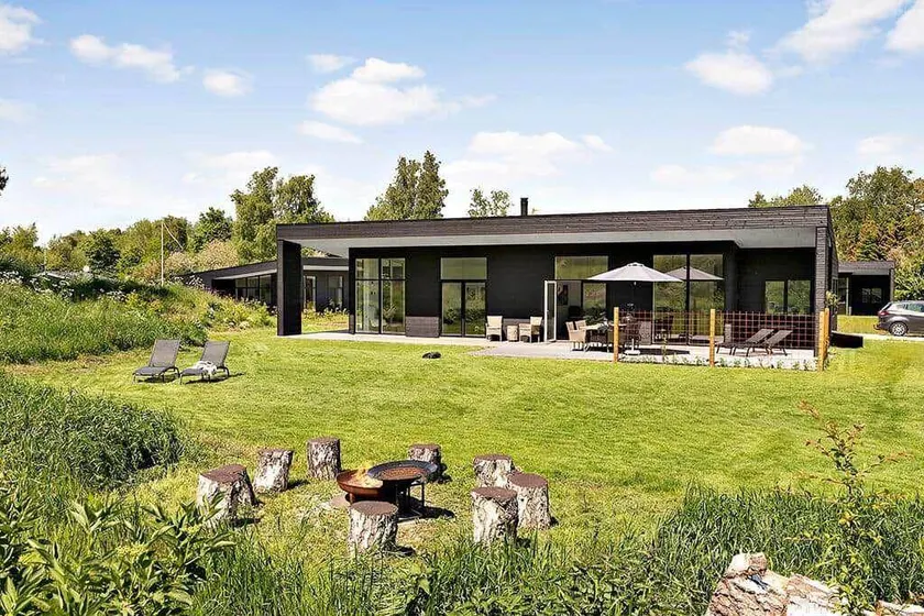 House with jacuzzi, BBQ & sauna - Image 1