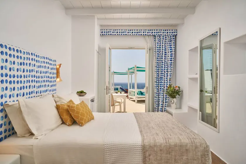 Stylish Villa with Sea View and Infinity Pool - Image 1