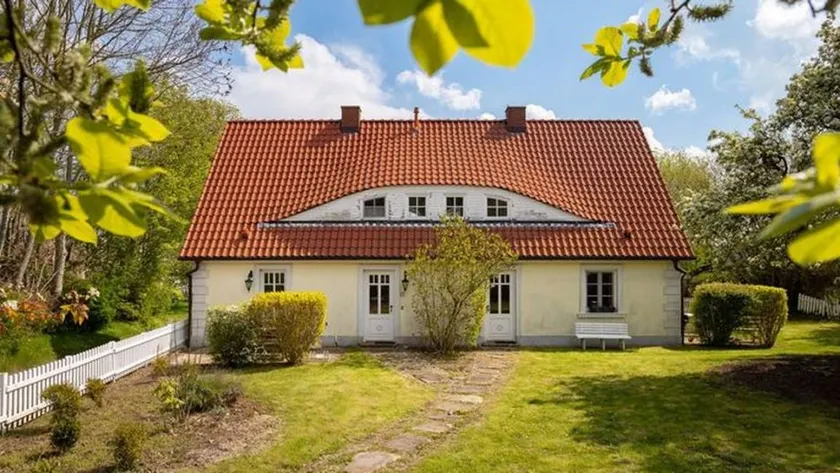 Child-friendly holiday home with garden & terrace | Pet-friendly - Image 1